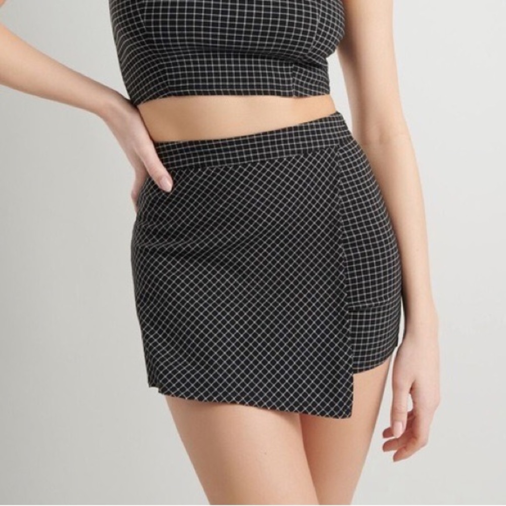 garage regina checkered grid skort